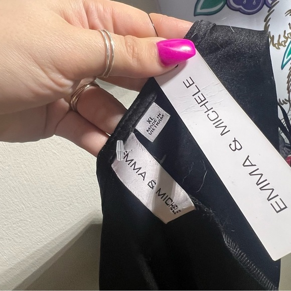 Emma & Michele Black Shimmer Scrunch Sleeve Dress - Picture 4 of 4